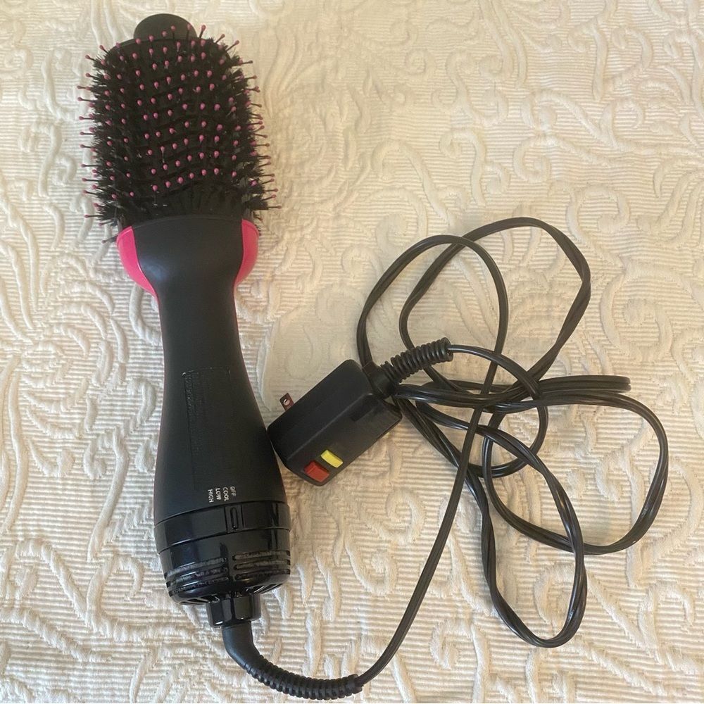 Revlon One-Step Volumizer Original 1.0 Hair Dryer and Hot Air Brush - Picture 3 of 7